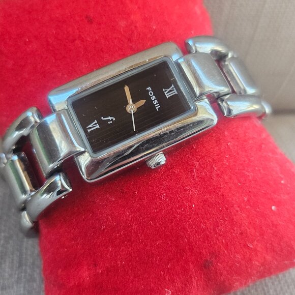 Fossil F2 Women Watch Silver Tone Chain Metal Band Analog Quartz Wristwatch - Picture 2 of 15